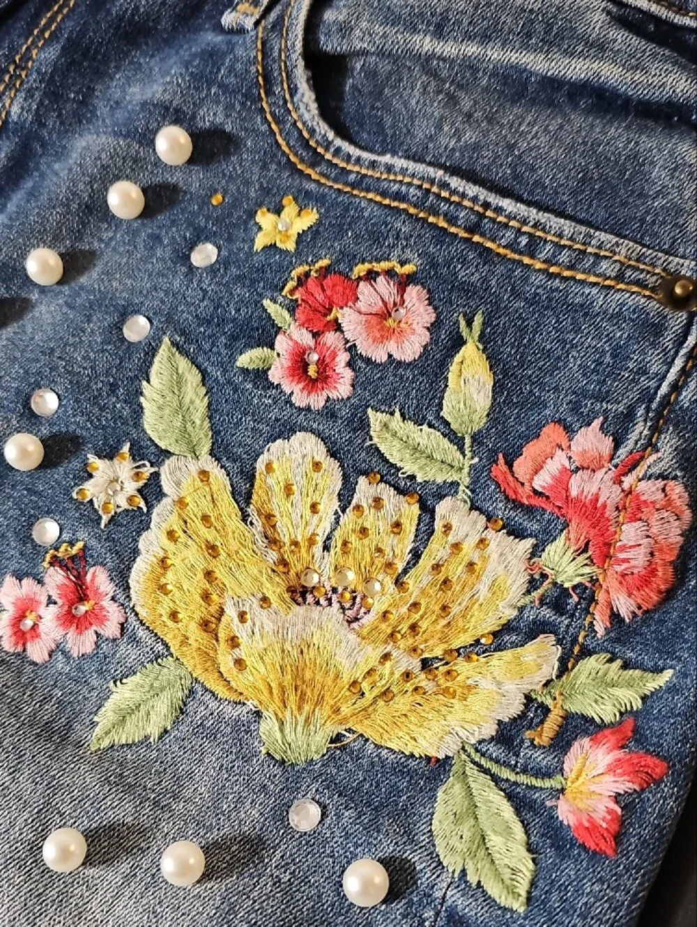 DRIFTWOOD Blue Denim Shorts with Floral Embroidery and Pearls Size 26